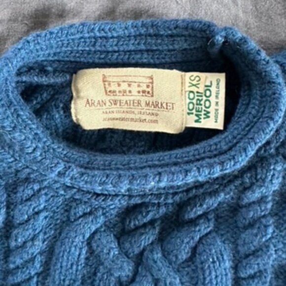 Stunning Authentic Aran Sweater - Picture 2 of 3